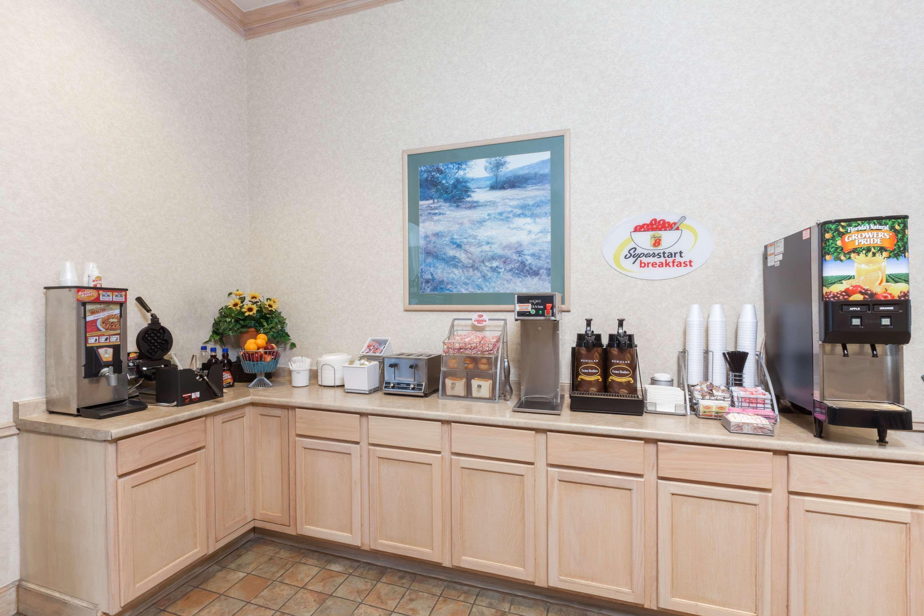 Hotel Super 8 By Wyndham Tx 2*