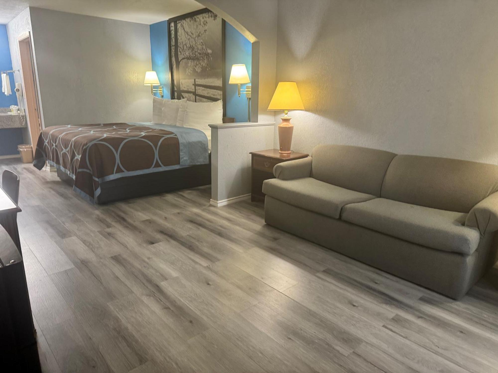 Super 8 By Wyndham Tx Hotel