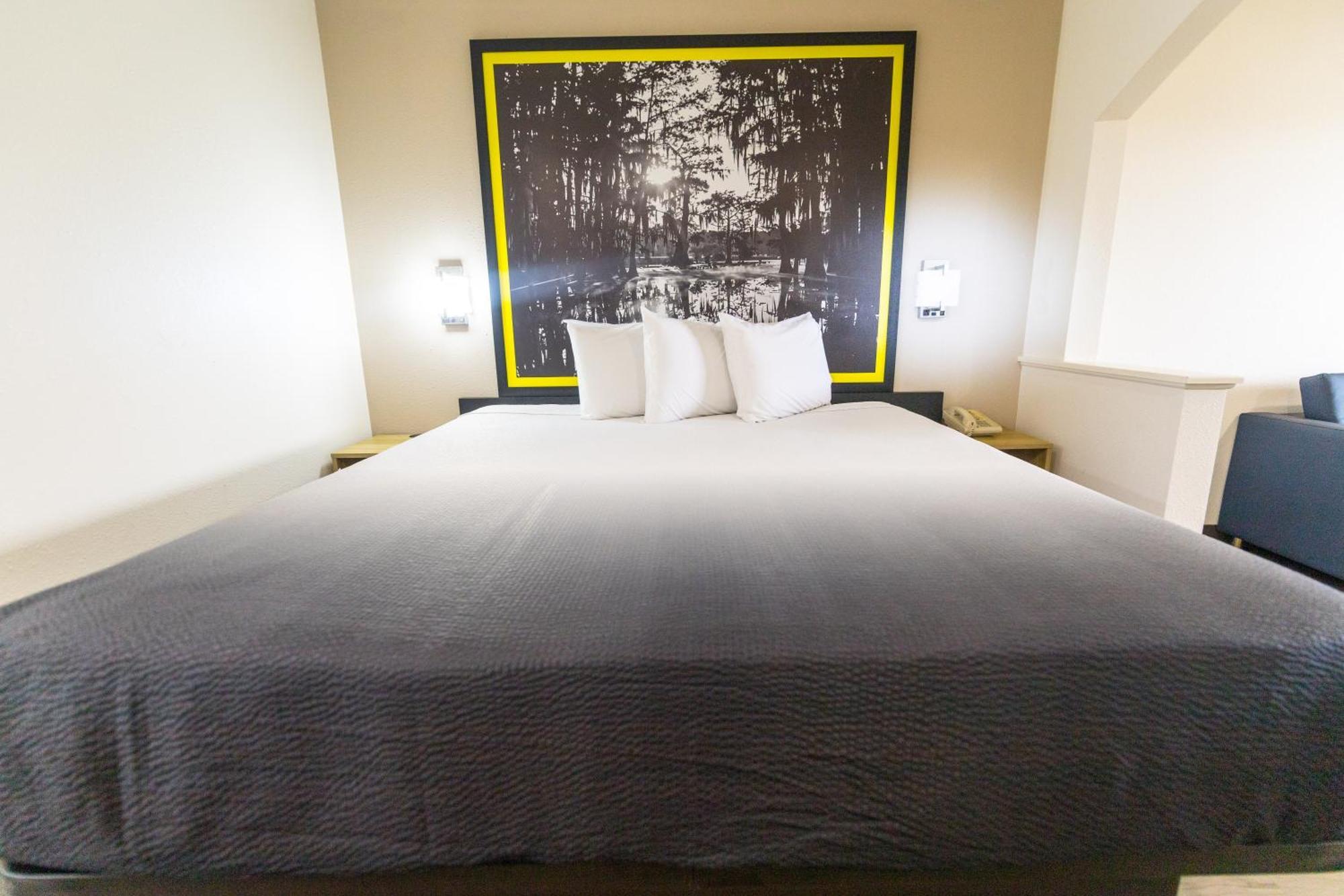Super 8 By Wyndham Tx Hotel