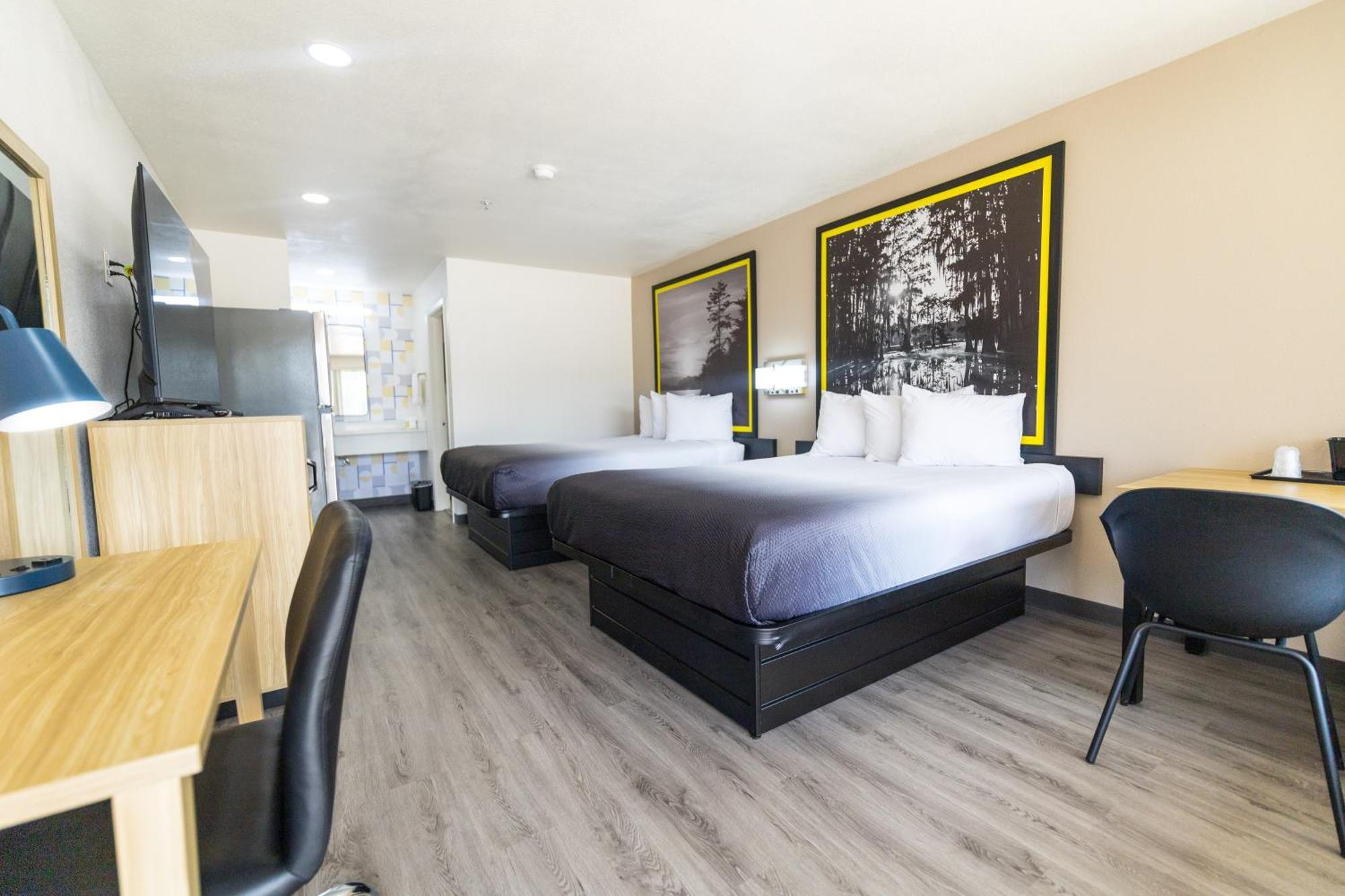Super 8 By Wyndham Tx 2*